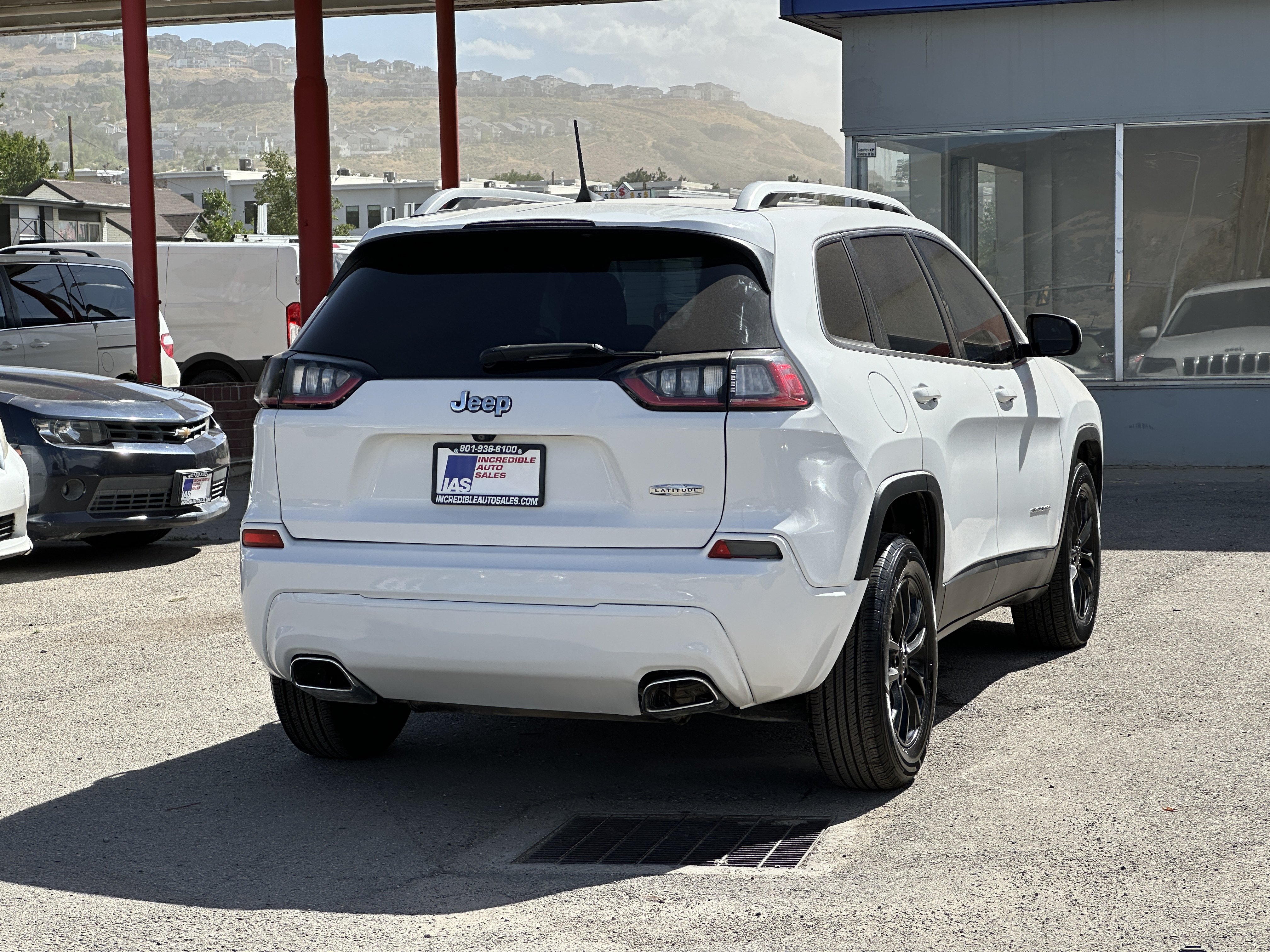 Used 2019 Jeep Cherokee Latitude w/ Popular Appearance Group FWD image 4