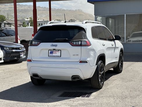 Used 2019 Jeep Cherokee Latitude w/ Popular Appearance Group FWD image 4
