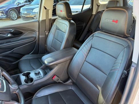 Used 2023 GMC Terrain AT4 image 8
