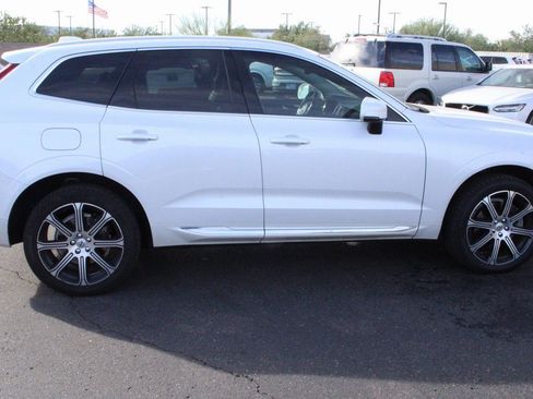 Used 2018 Volvo XC60 T8 Inscription w/ Luxury Seat Package image 2