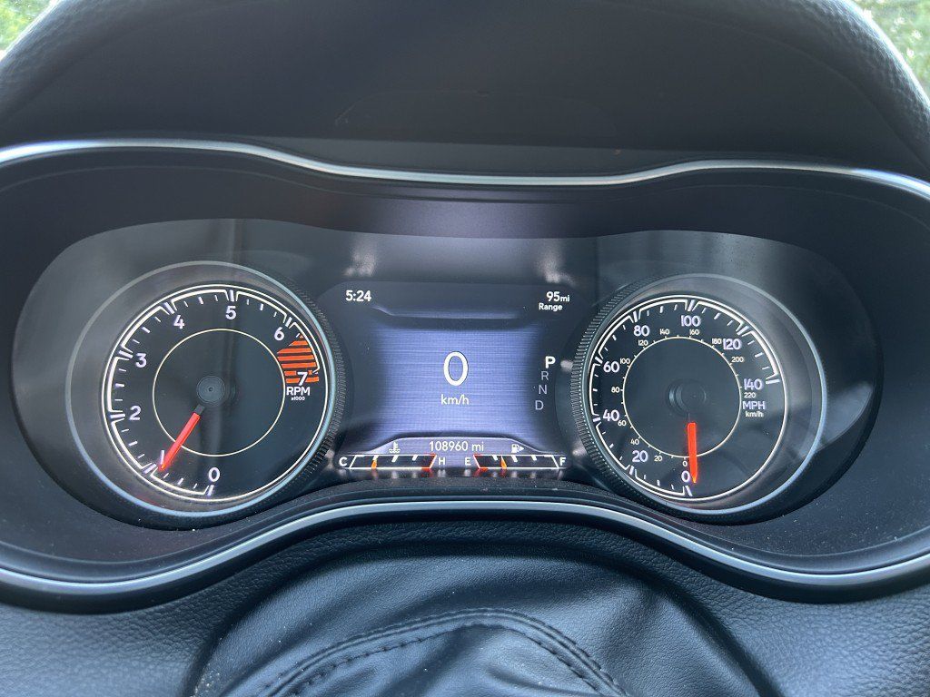 Used 2019 Jeep Cherokee Limited FWD image 5