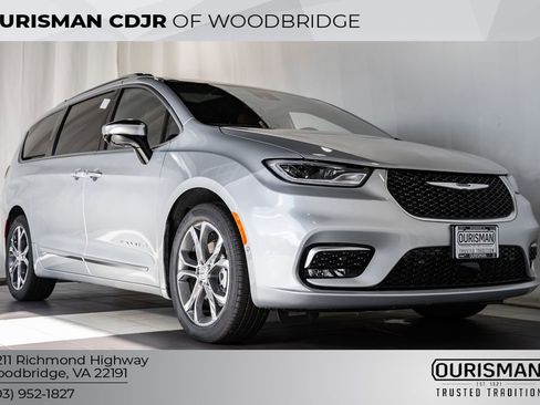 New 2026 Chrysler Pacifica Pinnacle image 1