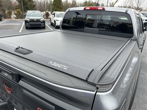 Used 2025 Nissan Frontier PRO-4X image 12