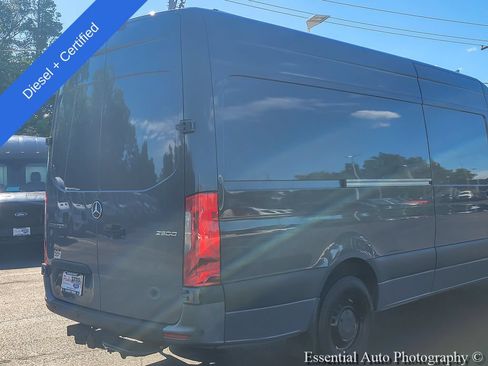 Used 2022 Mercedes-Benz Sprinter 2500 image 7