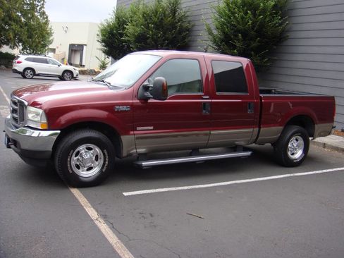 Used 2004 Ford F250 Lariat image 2