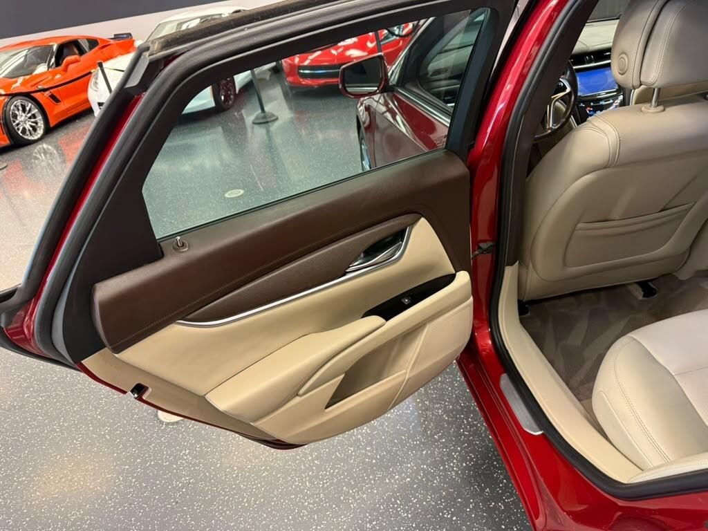 Used 2013 Cadillac XTS FWD image 11