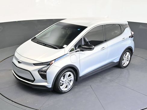 Used 2023 Chevrolet Bolt LT FWD image 11