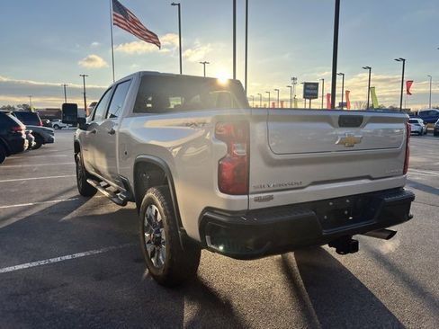 Used 2023 Chevrolet Silverado 2500 Custom w/ Custom Value Package image 6