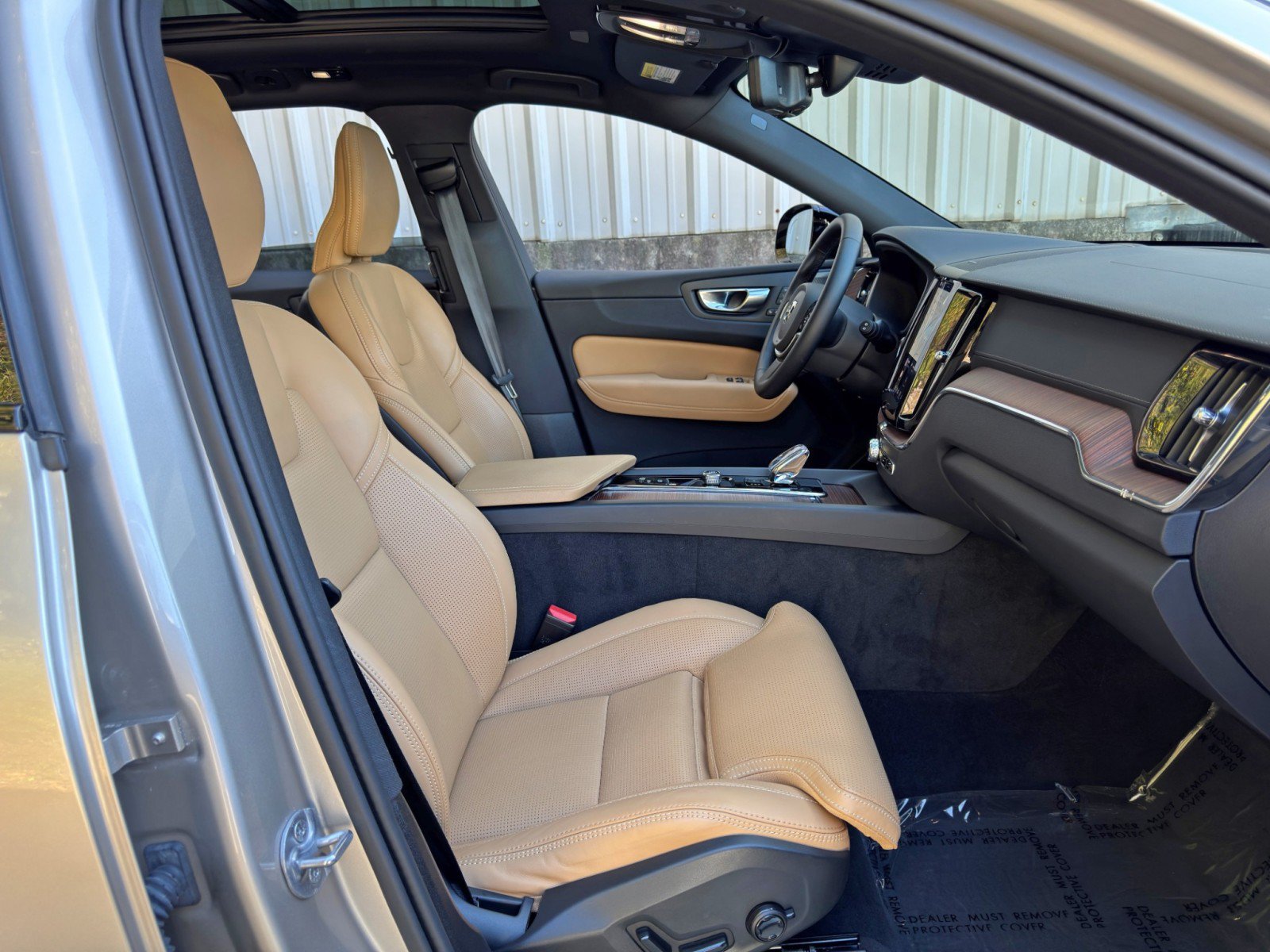 Used 2025 Volvo XC60 B5 Ultra w/ Protection Package Premier AWD/4WD image 15