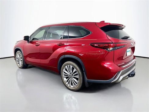 Used 2020 Toyota Highlander Platinum image 7