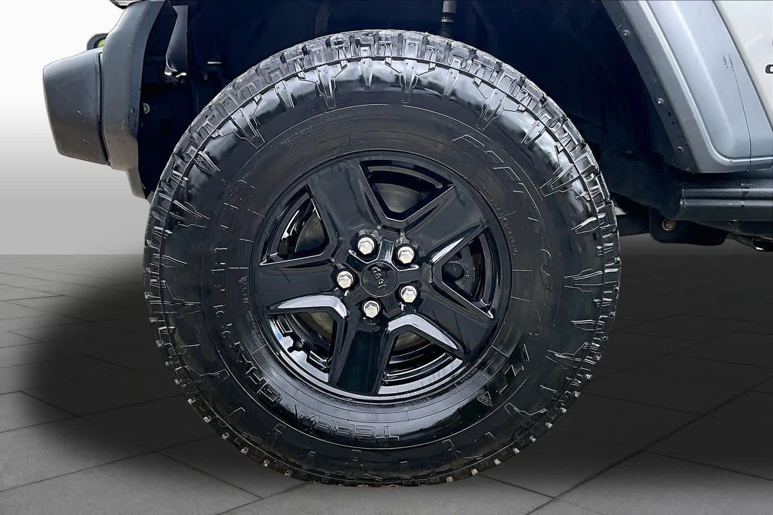 Used 2020 Jeep Gladiator Sport w/ Quick Order Package 24S AWD/4WD image 11
