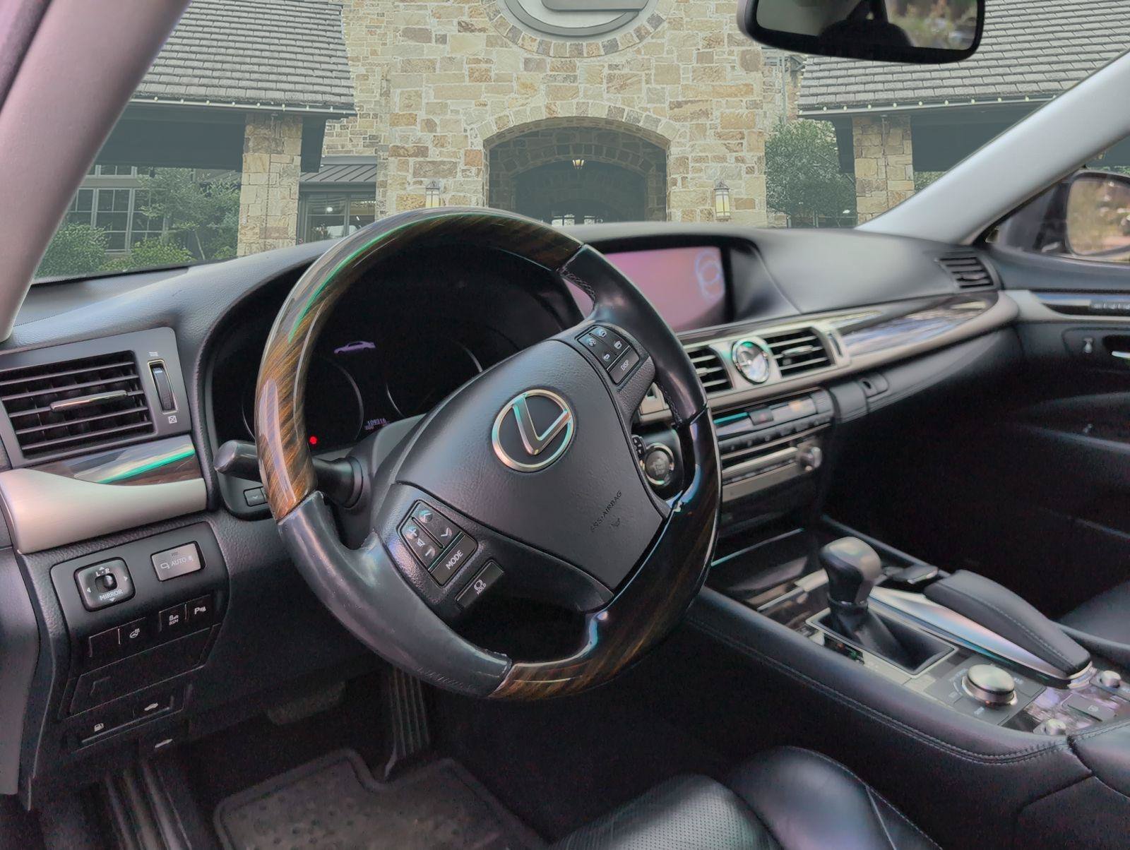 Used 2014 Lexus LS 460 w/ Comfort Package RWD image 4