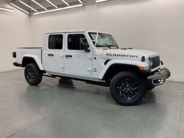 New 2026 Jeep Gladiator Mojave AWD/4WD image 1