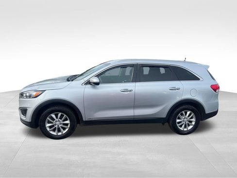 Used 2017 Kia Sorento AWD image 5