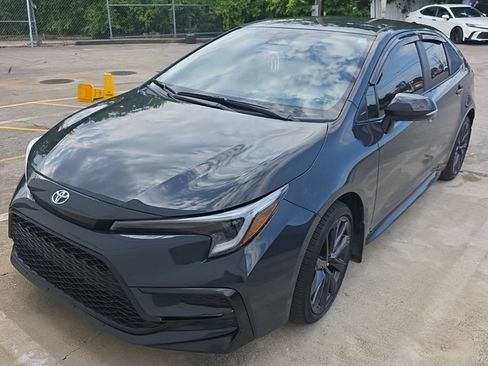 Used 2025 Toyota Corolla SE FWD image 2