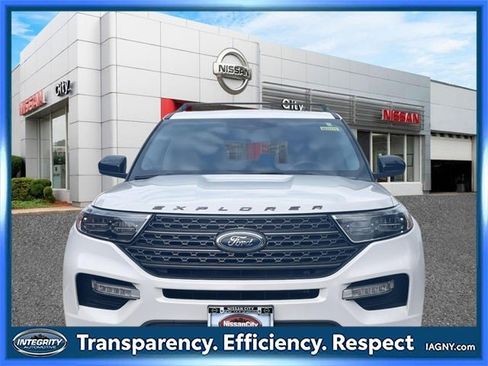 Used 2022 Ford Explorer XLT w/ Equipment Group 202A image 2
