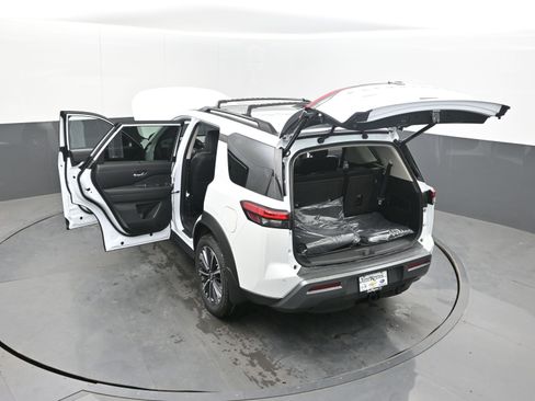 New 2026 Nissan Pathfinder Platinum FWD image 45