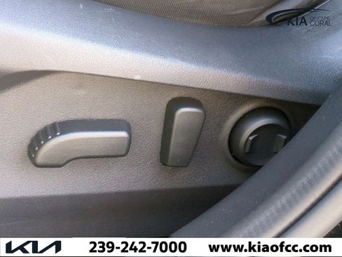 Used 2023 Subaru Outback Premium image 19