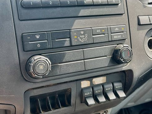 Used 2016 Ford F550 2WD Regular Cab Super Duty image 12