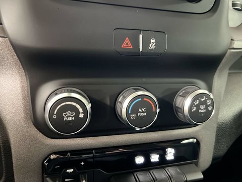 Used 2020 RAM 3500 Tradesman w/ Chrome Appearance Group AWD/4WD image 16