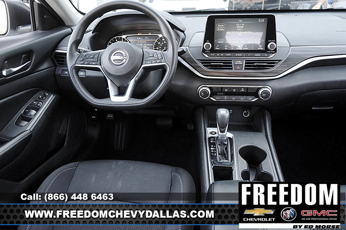 Used 2025 Nissan Altima 2.5 SV FWD image 13