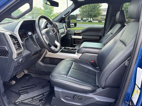 Used 2022 Ford F250 Lariat w/ Black Appearance Package AWD/4WD image 9