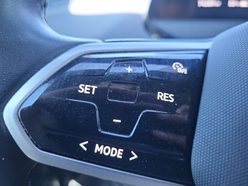 Used 2023 Volkswagen ID.4 Pro AWD/4WD image 29