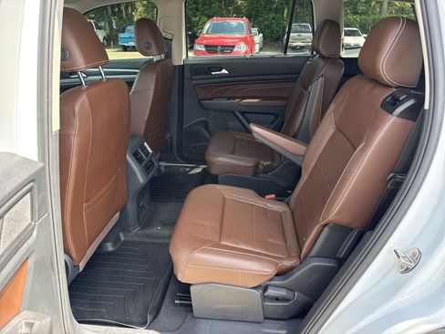Used 2023 Volkswagen Atlas SEL R-Line AWD/4WD image 13