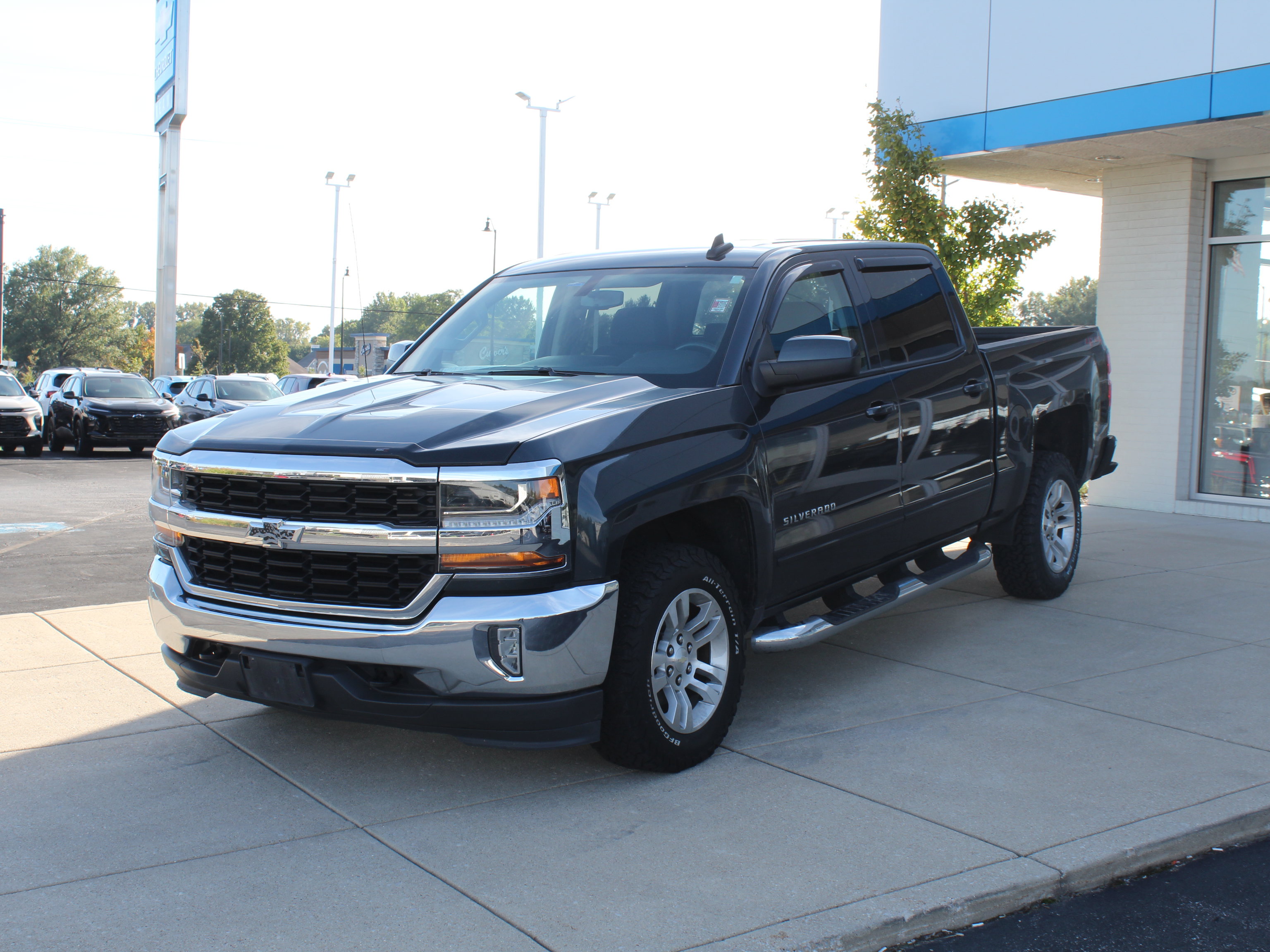 Used 2018 Chevrolet Silverado 1500 LT w/ All Star Edition AWD/4WD image 10