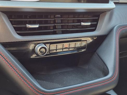 Used 2025 Ford Explorer ST-Line w/ ST-Line Street Pack image 15