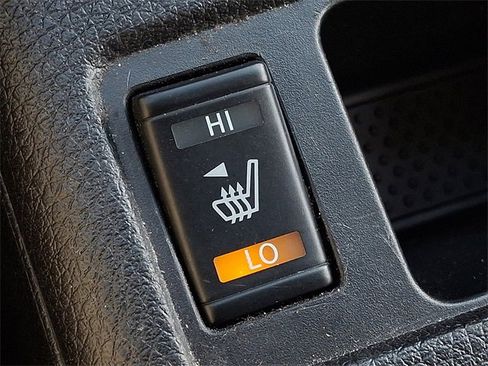 Used 2022 Nissan Rogue Sport SV image 23