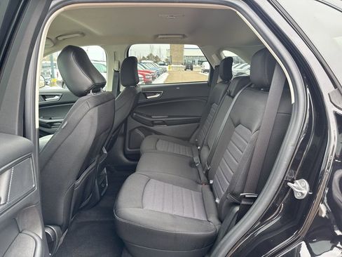 Used 2021 Ford Edge SE image 28