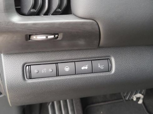 New 2026 Nissan Pathfinder Platinum FWD image 21