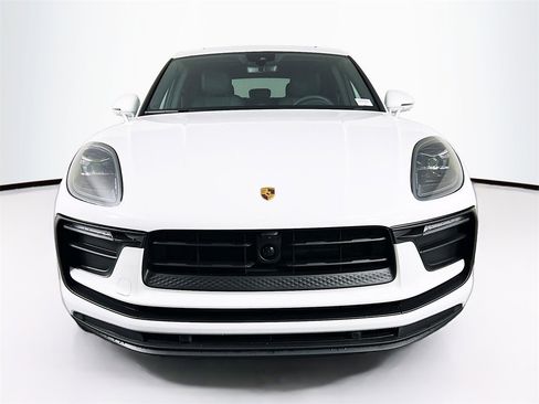 New 2026 Porsche Macan image 6