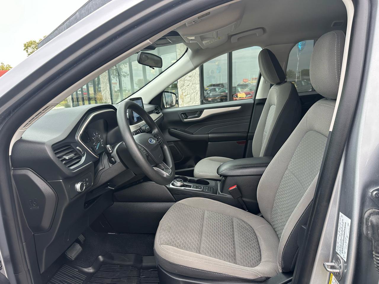 Used 2022 Ford Escape SE AWD/4WD image 2
