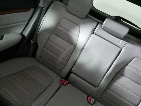 Used 2017 Honda CR-V Touring image 12