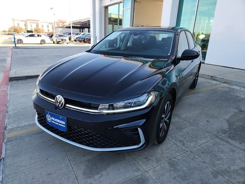 Used 2025 Volkswagen Jetta S image 3