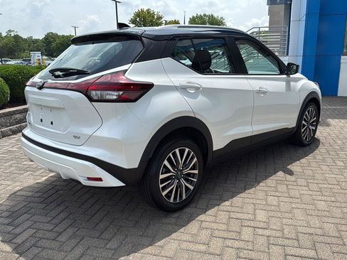 Used 2023 Nissan Kicks SV FWD image 5