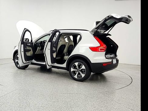 New 2026 Volvo XC40 B5 Plus w/ Protection Package Premier AWD/4WD image 12