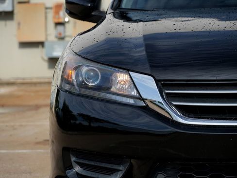 Used 2015 Honda Accord LX image 18