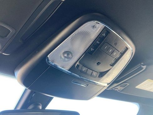 Used 2023 Chrysler 300 S image 28