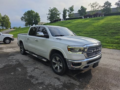 Used 2019 RAM 1500 Laramie AWD/4WD image 7