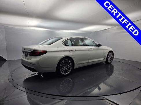 Certified 2023 BMW 530e w/ Premium Package image 11