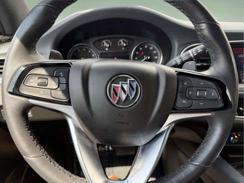 Used 2023 Buick Enclave Essence AWD/4WD image 4