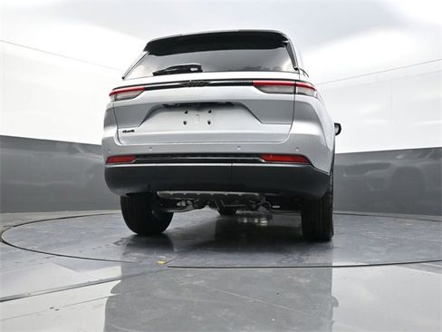 New 2025 Jeep Grand Cherokee Altitude image 22