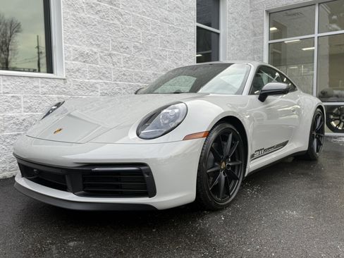 Used 2023 Porsche 911 Carrera T image 3