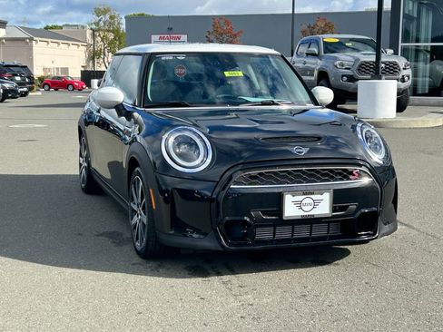 Used 2023 MINI Cooper S w/ Signature Upholstery Package image 7