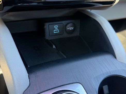 Used 2023 Ford Escape Platinum w/ Premium Technology Package AWD/4WD image 21