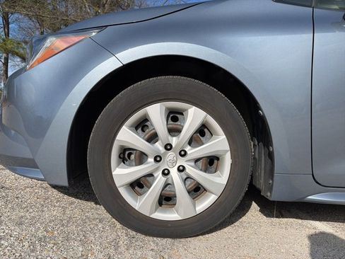 Used 2021 Toyota Corolla LE image 9