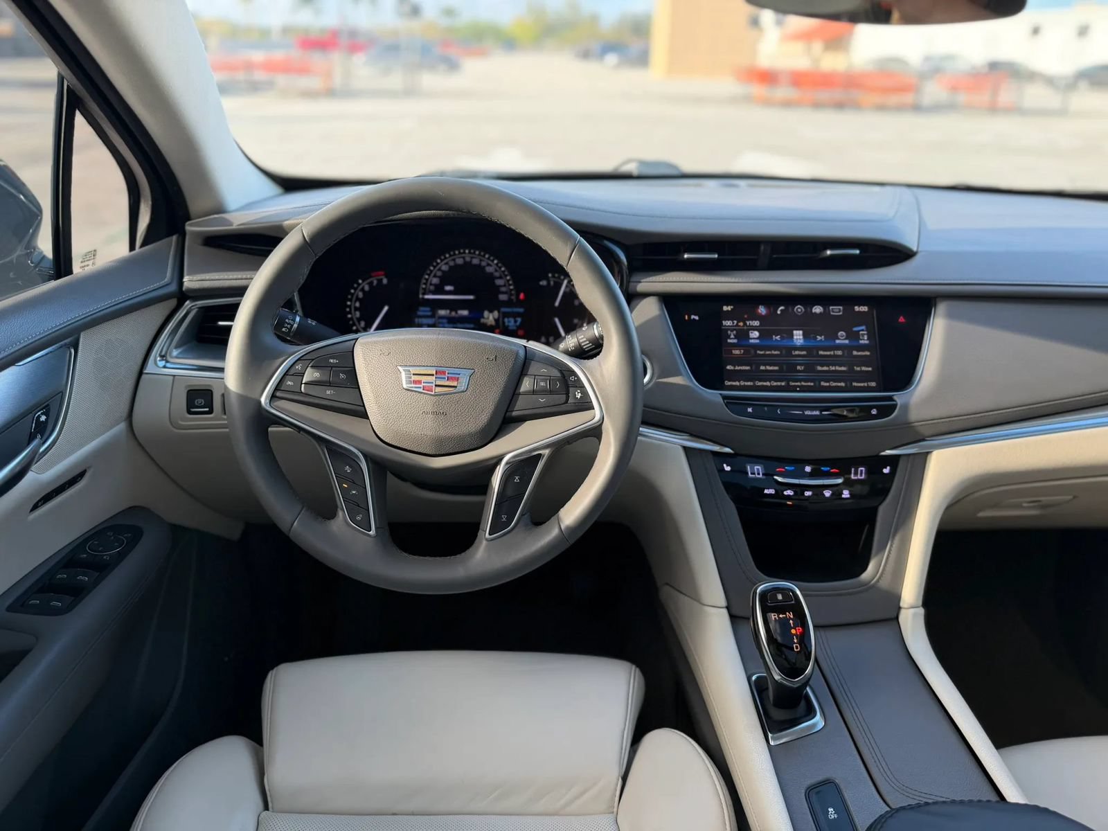 Used 2017 Cadillac XT5 Luxury w/ Driver Awareness Package FWD image 23